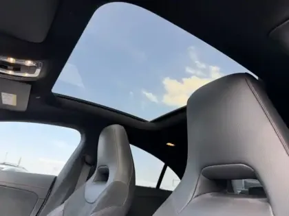 Photo 11 Mercedes CLA  250 e Coupé AMG Line