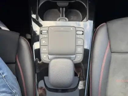 Photo 18 Mercedes CLA  250 e Coupé AMG Line