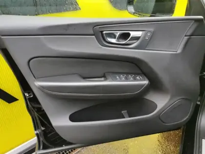 Photo 17 Volvo Xc60 Momentum Business B4 2WD 2.0 1