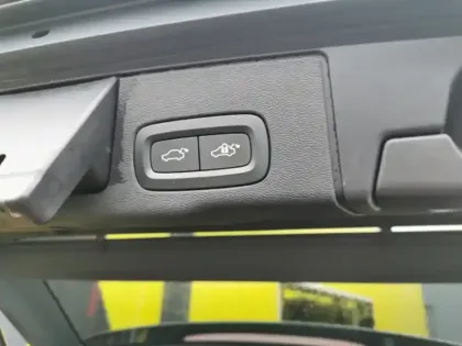 Photo 10 Volvo Xc60 Momentum Business B4 2WD 2.0 1