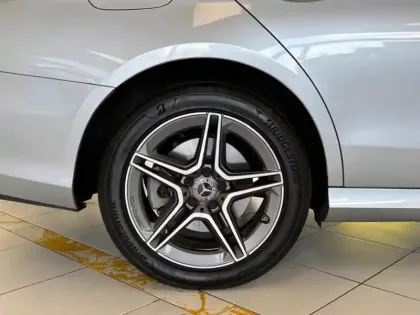 Photo 12 Mercedes Classe E 300 de 194+122 AMG Line 9G-Tro
