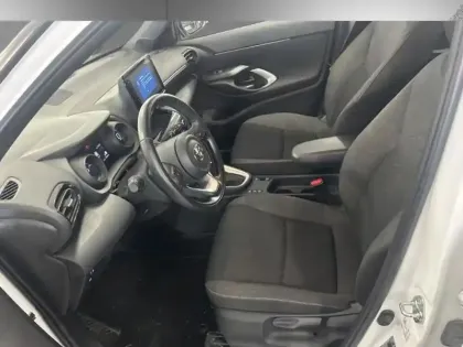 Photo 13 Toyota Yaris Hybride 1.5 HYBRID 116H DESIGN AUTO 2WD