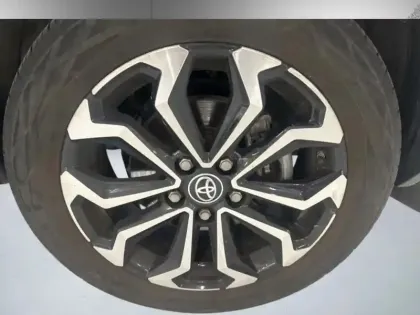 Photo 8 Toyota Yaris Hybride 1.5 HYBRID 116H DESIGN AUTO 2WD