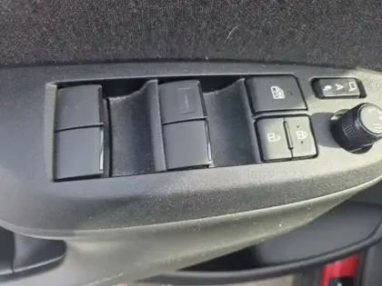 Photo 20 Toyota Yaris Hybride 1.5 HYBRID 116H DESIGN