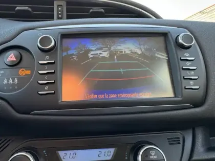 Photo 17 Toyota Yaris Hybride 1.5 100h Dynamic