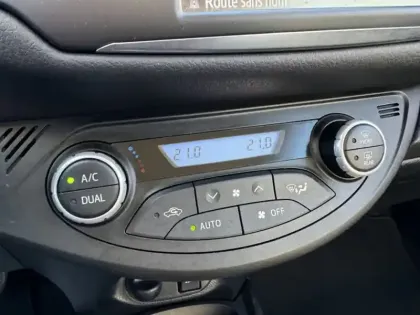 Photo 16 Toyota Yaris Hybride 1.5 100h Dynamic