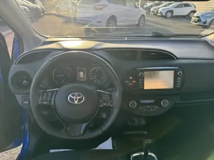 Photo 13 Toyota Yaris Hybride 1.5 100h Dynamic