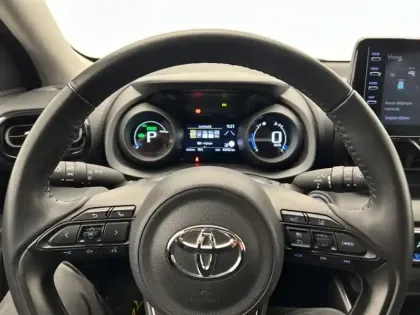 Photo 11 Toyota Yaris Hybride 116h Design