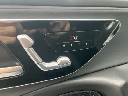 Photo 17 Mercedes Classe E Break 220 d AMG Line