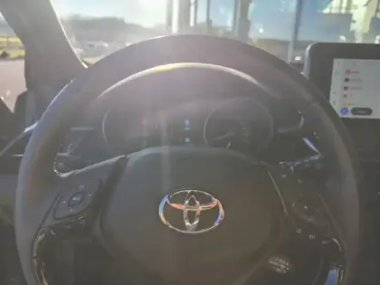 Photo 13 Toyota C-HR 2.0 Hybride 184 Design Ultimate ch