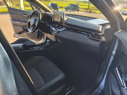 Photo 11 Toyota C-HR 2.0 Hybride 184 Design Ultimate ch