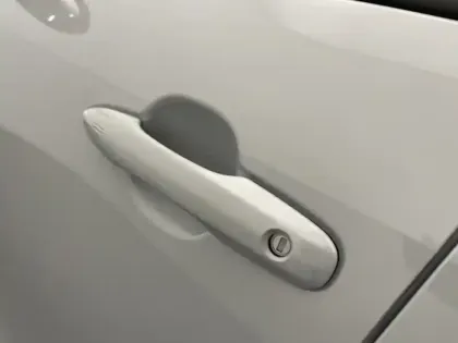 Photo 24 Toyota Yaris Hybride 1.5 HYBRID 130H GR SPORT Techno