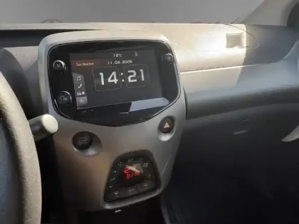 Photo 14 Toyota Aygo 1.0 VVT-i x-play x-app x-shift