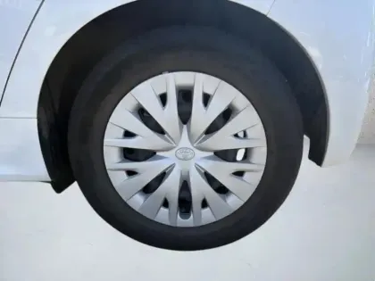 Photo 16 Toyota Yaris Hybride 116h Dynamic Business Beyond Zer