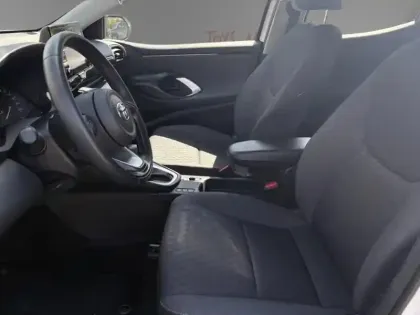 Photo 9 Toyota Yaris Hybride 116h Dynamic Business Beyond Zer