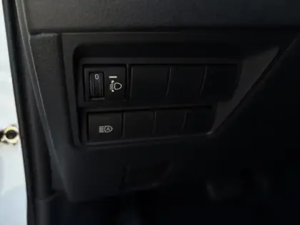 Photo 14 Toyota Yaris Hybride 116h Dynamic Business Beyond Zer