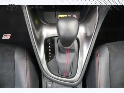 Photo 14 Toyota Yaris Hybride 130h GR SPORT Pano Techno