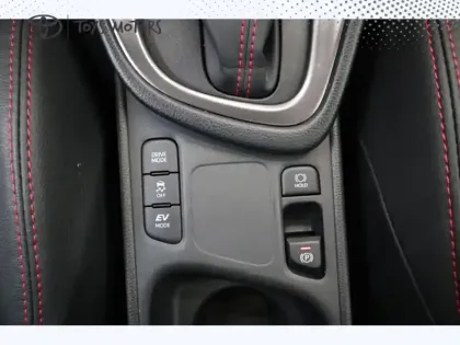 Photo 15 Toyota Yaris Hybride 130h GR SPORT Pano Techno