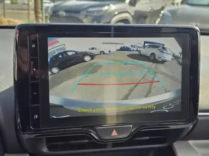 Photo 17 Toyota Yaris Hybride 116h Iconic