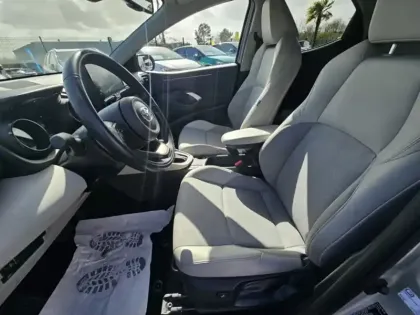 Photo 14 Toyota Yaris Hybride 116h Iconic