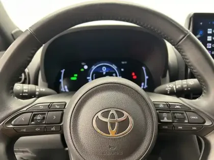 Photo 14 Toyota Yaris Hybride 1.5 HYBRID 130H DESIGN / PACK CARGO