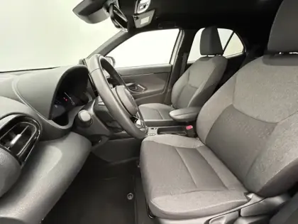 Photo 11 Toyota Yaris Hybride 1.5 HYBRID 130H DESIGN / PACK CARGO