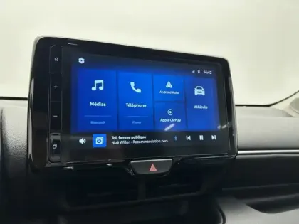 Photo 13 Toyota Yaris Hybride 116h Dynamic