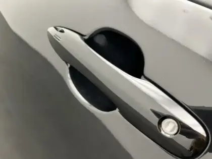 Photo 18 Toyota Yaris Hybride 116h Dynamic