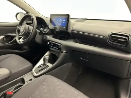 Photo 19 Toyota Yaris Hybride 116h Dynamic