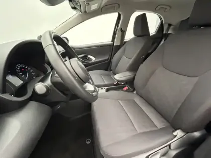 Photo 16 Toyota Yaris Hybride 116h Dynamic