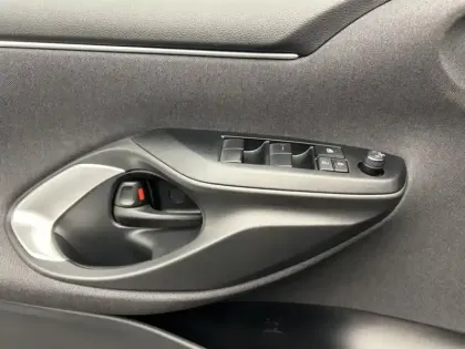 Photo 10 Toyota Yaris Hybride 116h Dynamic