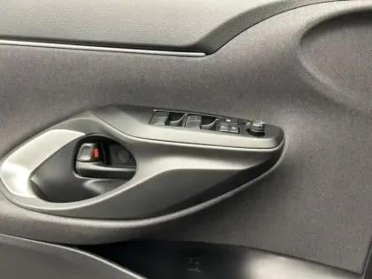 Photo 13 Toyota Yaris Hybride 1.5 HYBRID 116H DYNAMIC