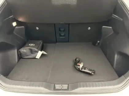 Photo 21 Toyota Yaris Hybride 1.5 HYBRID 130H DESIGN / PACK CARGO