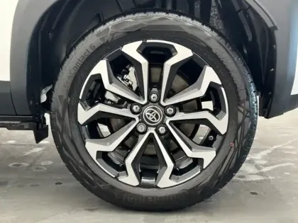 Photo 19 Toyota Yaris Hybride 1.5 HYBRID 130H DESIGN / PACK CARGO