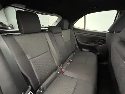 Photo 24 Toyota Yaris Hybride 1.5 HYBRID 130H DESIGN / PACK CARGO