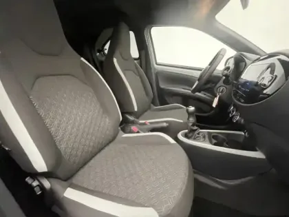 Photo 19 Toyota Aygo 1.0 VVT-i 72 Design Zen & Radars