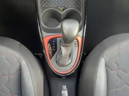 Photo 21 Toyota Aygo Gén. I Ph1 Collection 5