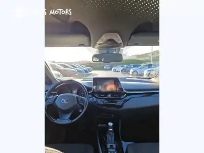 Photo 6 Toyota C-HR 1.8 HYBRIDE 122 DESIGN