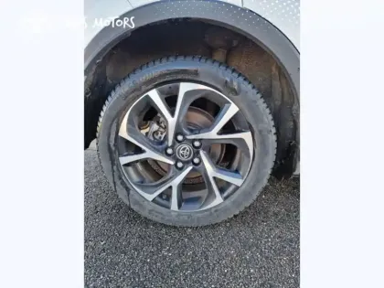 Photo 5 Toyota C-HR 1.8 HYBRIDE 122 DESIGN