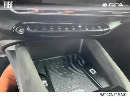 Photo 10 Alfa Romeo Junior  1.2 Ibrida 145ch Speciale e-DCT6