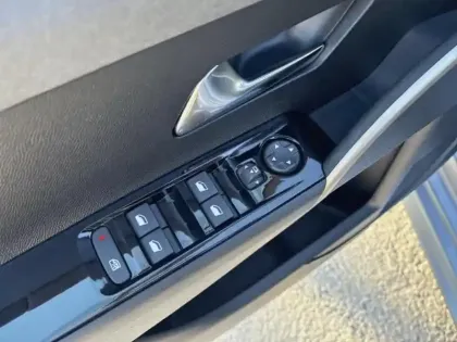 Photo 14 Lancia Ypsilon  1.2 Ibrida 100ch LX eDCT6