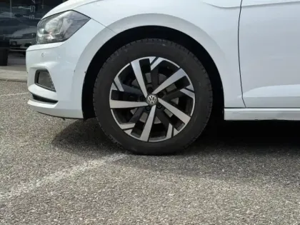 Photo 8 Volkswagen Polo  1.6 TDI 95ch Connect