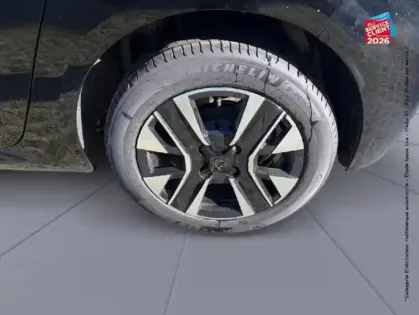 Photo 9 Peugeot 208  1.2 Hybrid 145ch Allure e-DCS6 Siege chauf