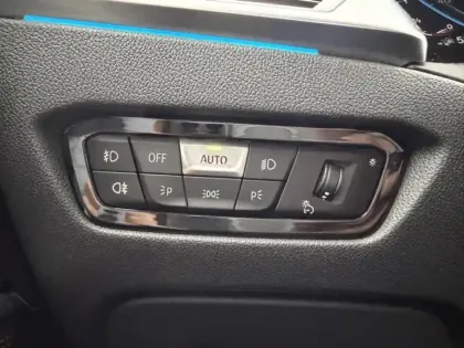 Photo 11 BMW Serie 3 Série 3 330eA 292ch Luxury 10cv