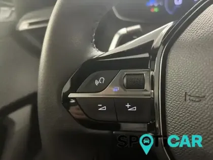 Photo 13 Peugeot 2008  1.2 Hybrid 145ch Allure e-DCS6