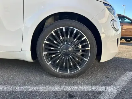 Photo 10 Fiat 500  e 118ch Icône Plus (Pack Style)