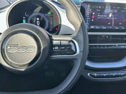 Photo 12 Fiat 500  e 118ch Icône Plus (Pack Style)