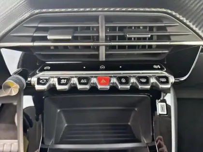 Photo 12 Peugeot 208  1.2 PureTech 100ch S&S Active