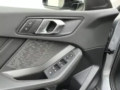 Photo 14 BMW Serie 1 Série 1 120A 170ch M Sport DKG7