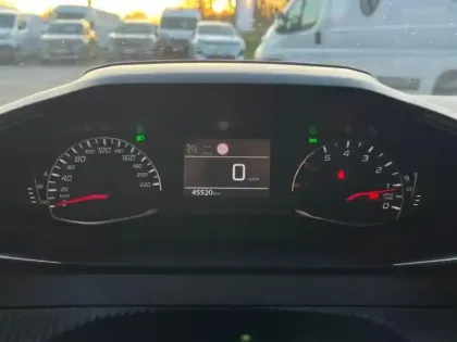 Photo 8 Peugeot 208  1.2 PureTech 100ch S&S Style 118g